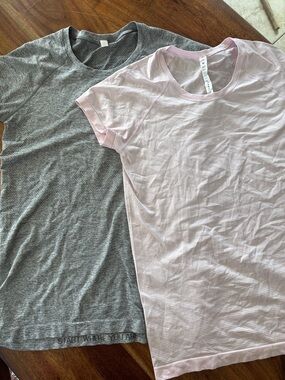 lululemon athletica Girls' Short Sleeve Tees — Light Pink & Heather Gray